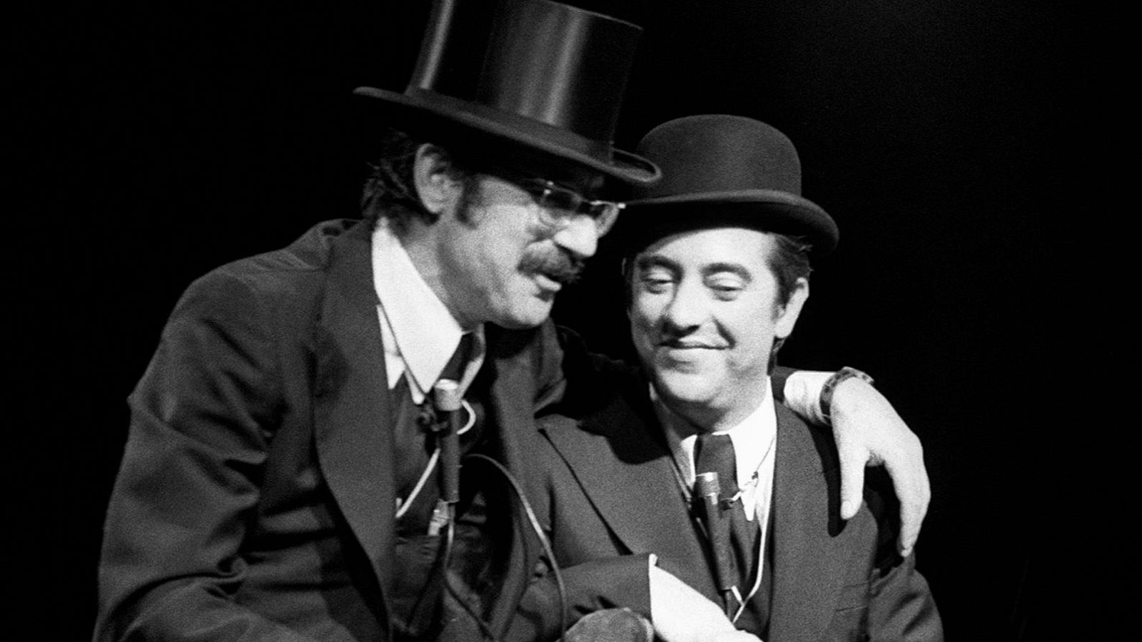 El dúo humorístico Tip y Coll, durante una actuación en 1974.