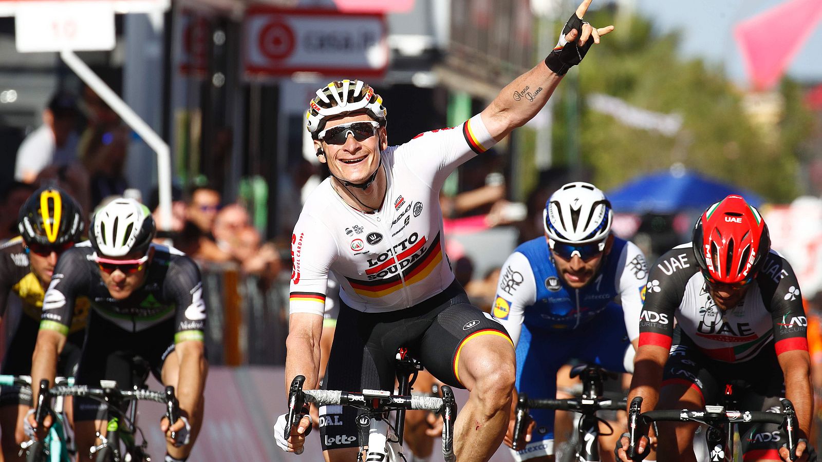 Greipel gana la segunda etapa del Giro