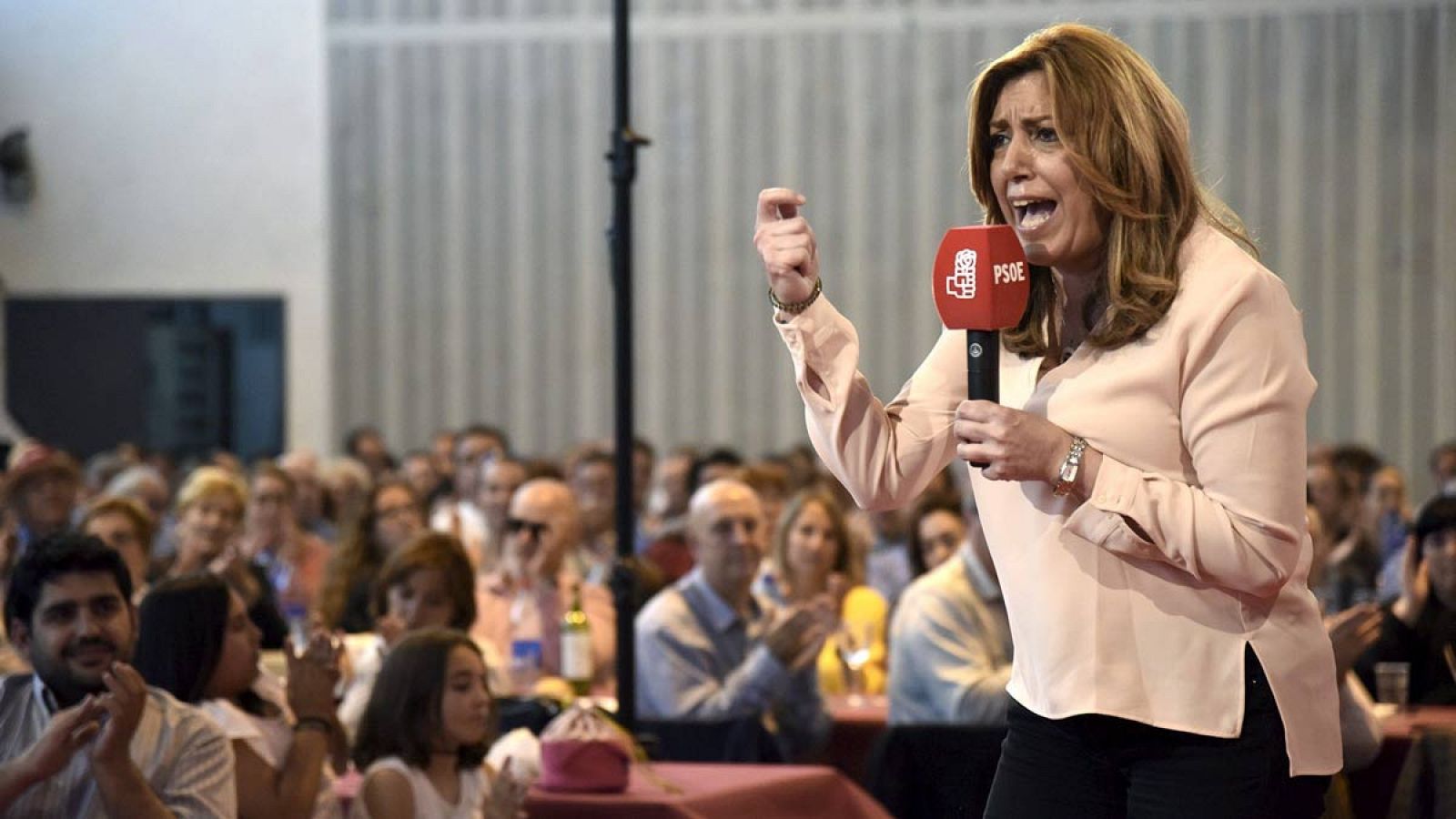 Susana Díaz, en un mitin de precampaña en Huesca