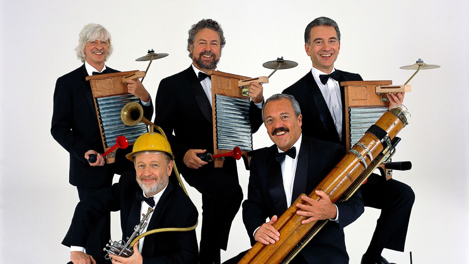 Les Luthiers, en su espectáculo 'Las obras de ayer' (2002)