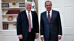 Trump reclama al ministro ruso de Exteriores que contenga a Asad y a Irán para avanzar hacia la paz en Siria