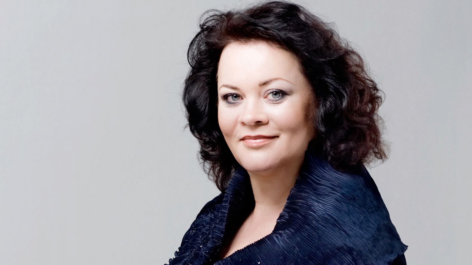 violeta urmana copy schneider