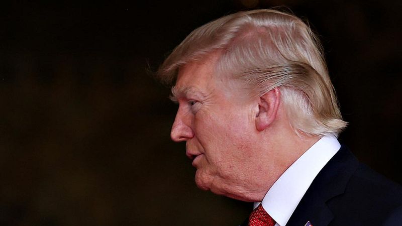 Trump amenaza al exdirector del FBI para que no filtre conversaciones y pide cerrar la investigación sobre Rusia