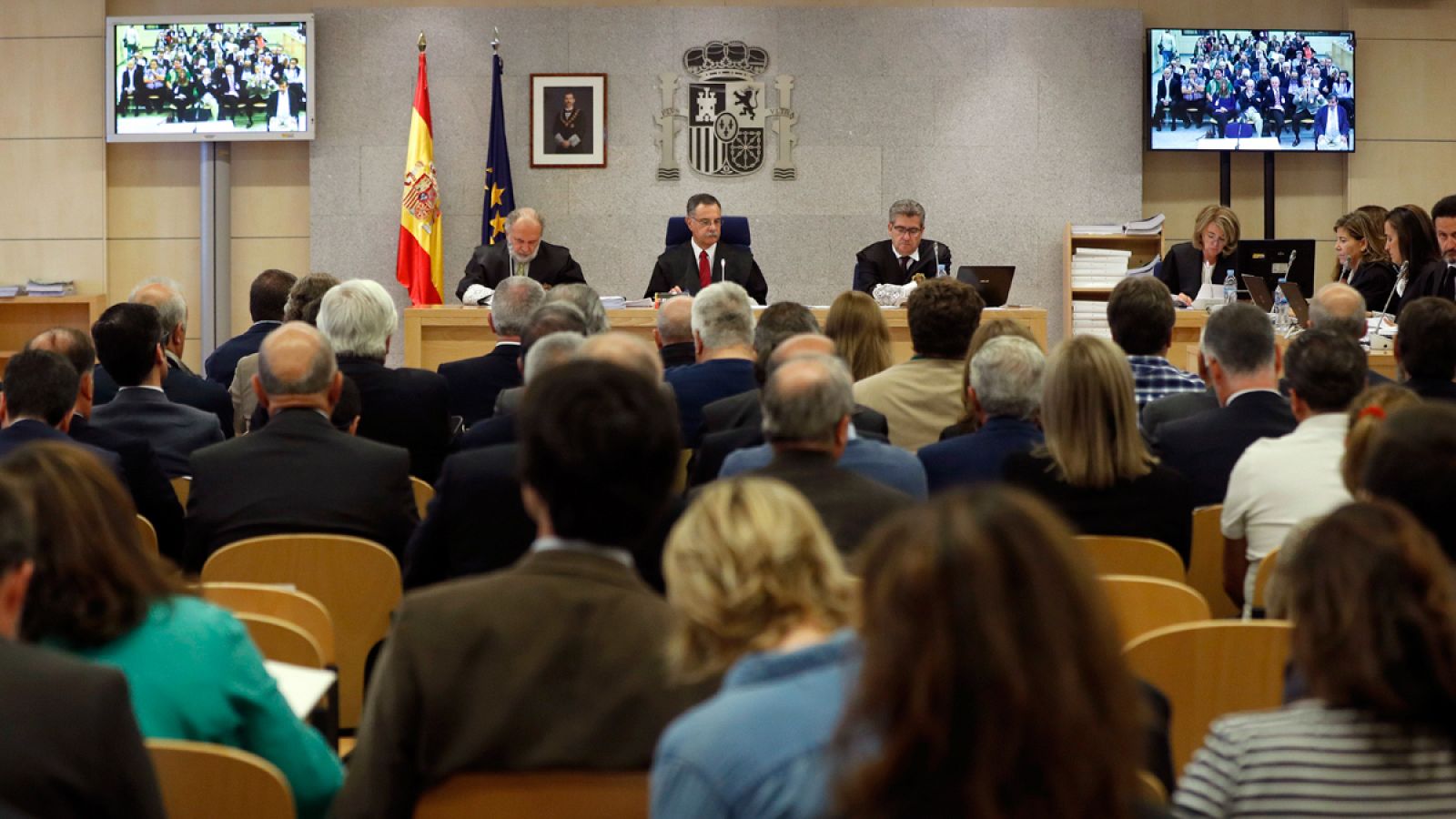 El primer macrojuicio de la trama Gürtel sienta en el banquillo a 37 acusados desde octubre de 2016