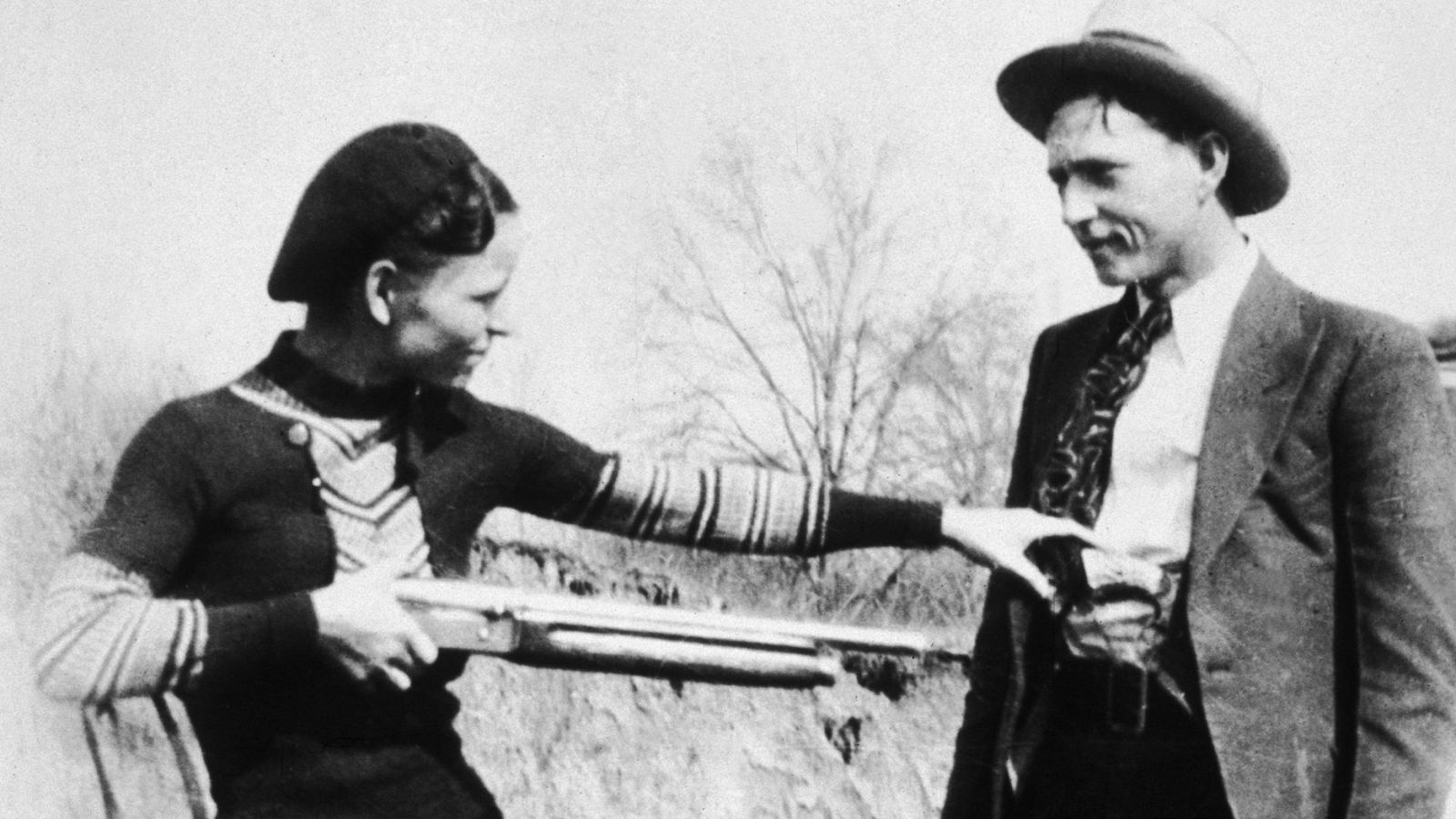 Bonnie & Clyde posando ante la cámara