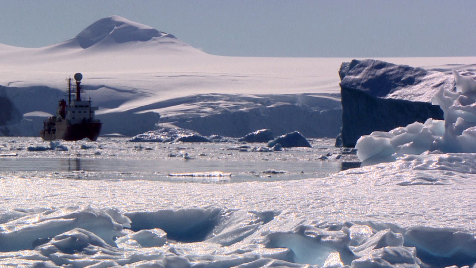 El programa se embarcó en febrero en el buque de investigación oceanográfica Hespérides
