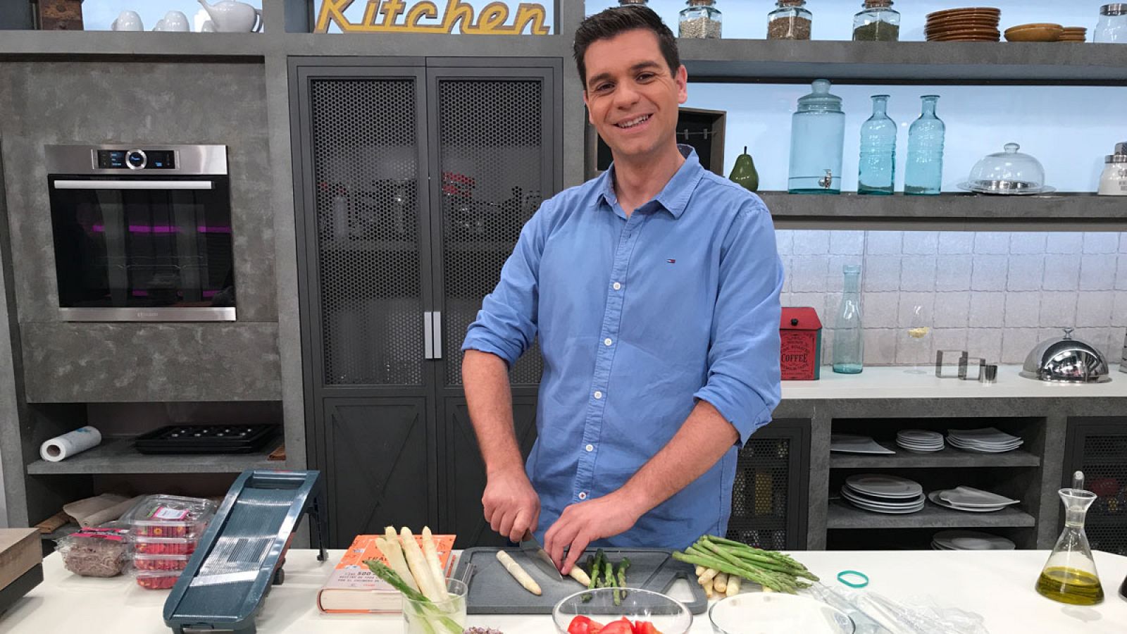 Sergio Fernández en el plató de Tips