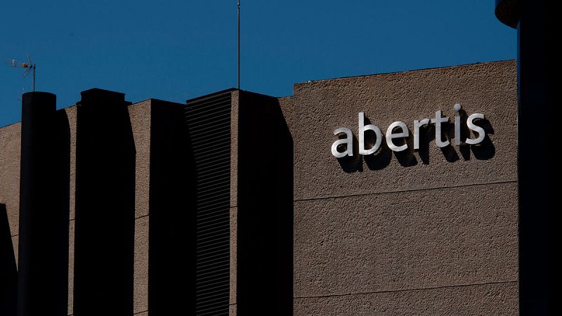 Abertis eleva al 90,74% su participación en Hispasat tras comprar el 33,69% de Eutelsat por 302 millones