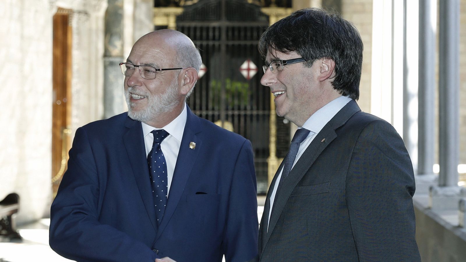 El presidente de la Generalitat, Carles Puigdemont, recibe al fiscal general del Estado, José Manuel Maza