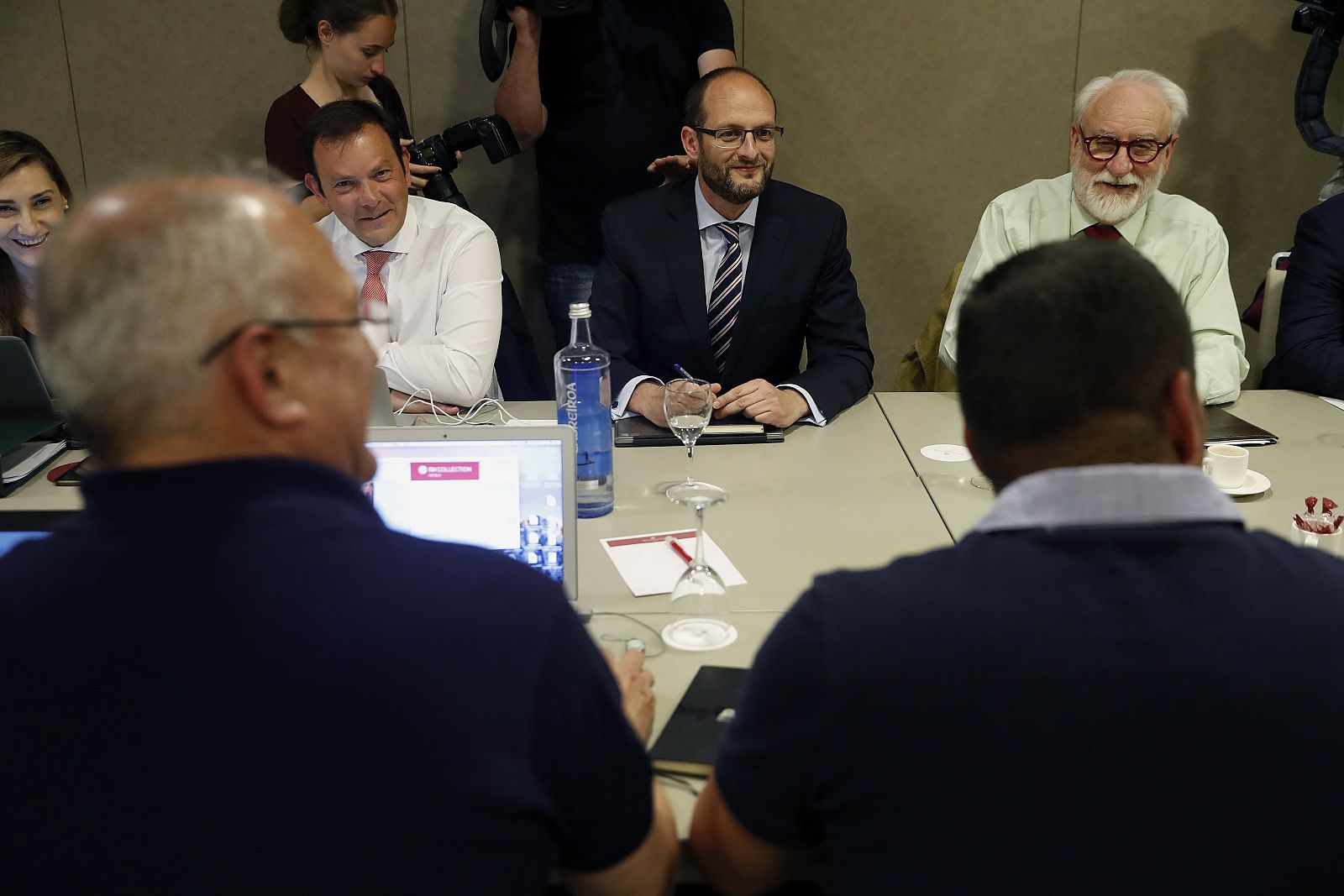 Imagen de archivo de una reunión de Anesco y trabajadores