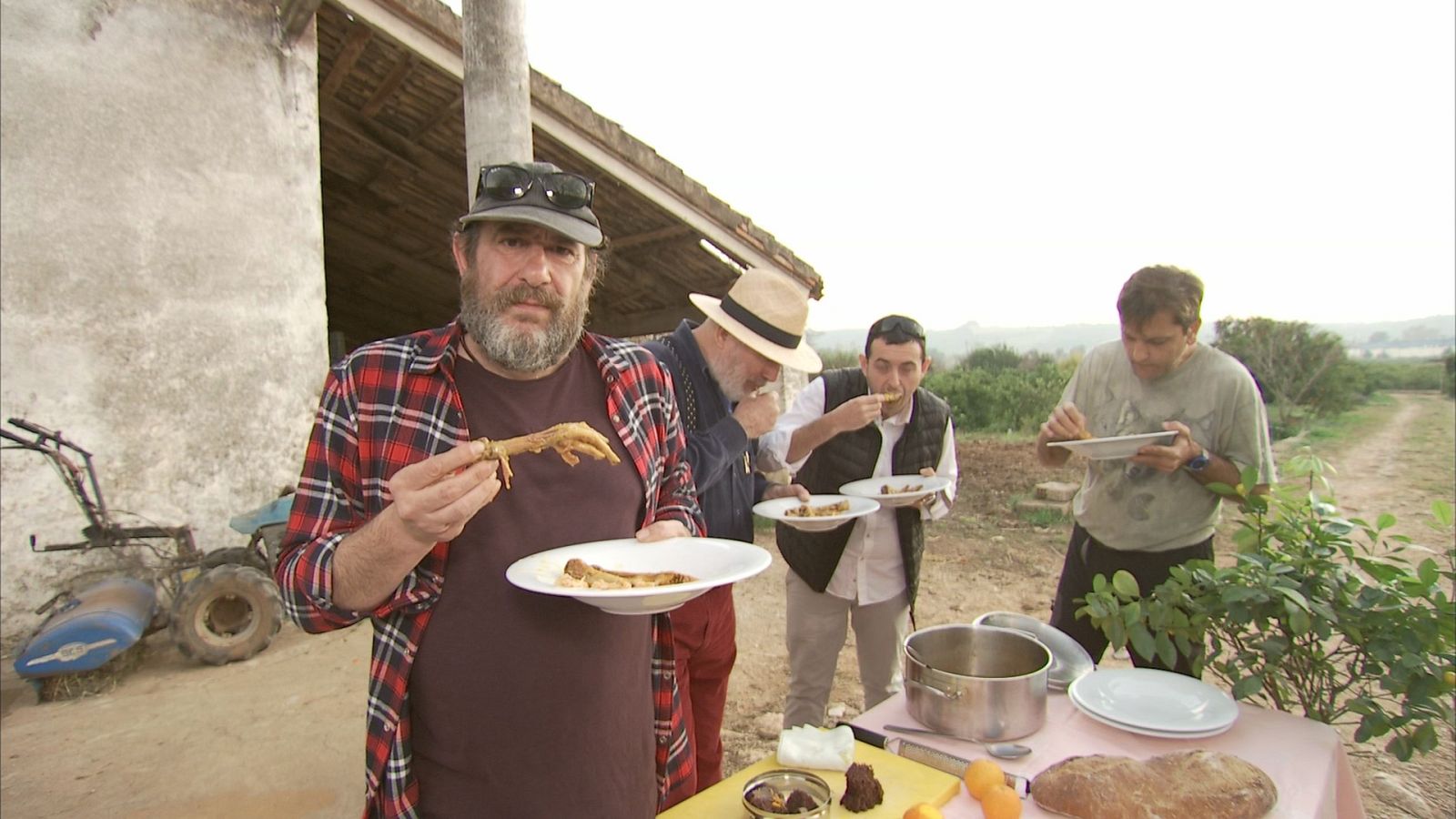 Karra Elejalde viaja a Valencia para rescatar un producto en vía de extinción, la naranja blanca