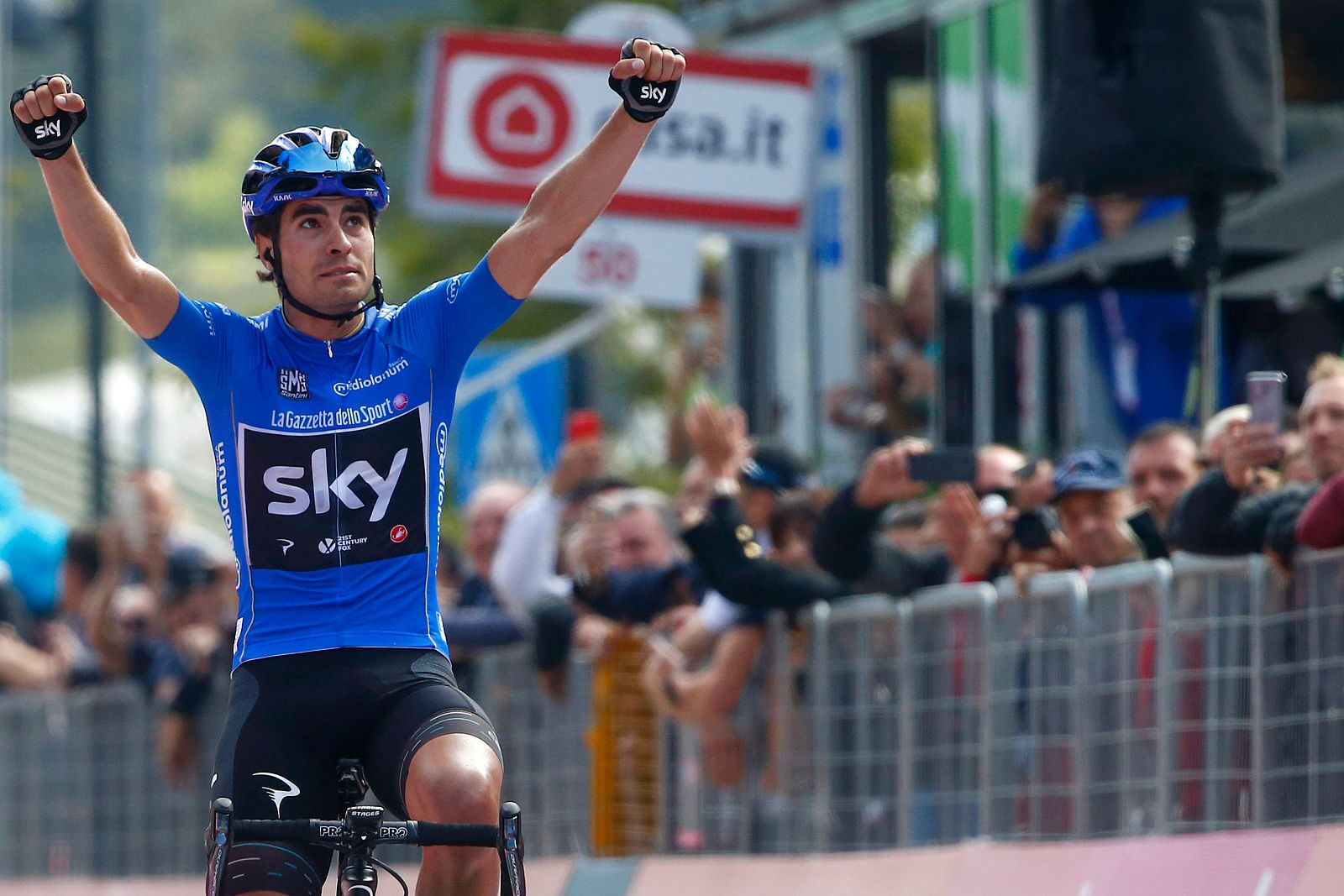 Nieve cruza el primero la meta de la 19ª etapa del Giro 2017