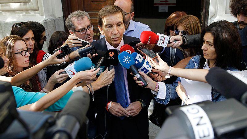 Los partidos censuran al fiscal Moix por poseer el 25% de una sociedad heredada en Panamá 