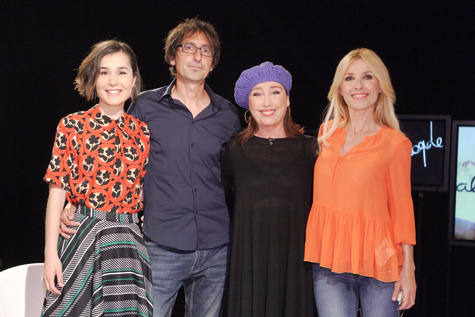 Cayetana Guillén Cuervo junto a Paco R. Baños, Nadia de Santiago y Verónica Forqué