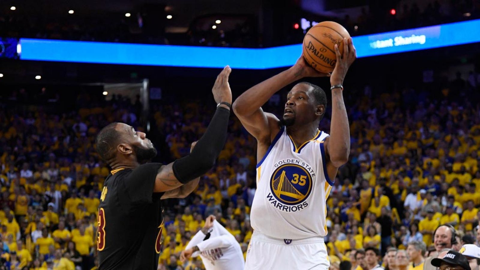 Kevin Durant lideró a los Warriors para poner el 2-0