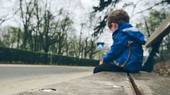 Hallan a tres niños de entre 6 y 11 años encerrados en una vivienda ocupada irregularmente en Sevilla