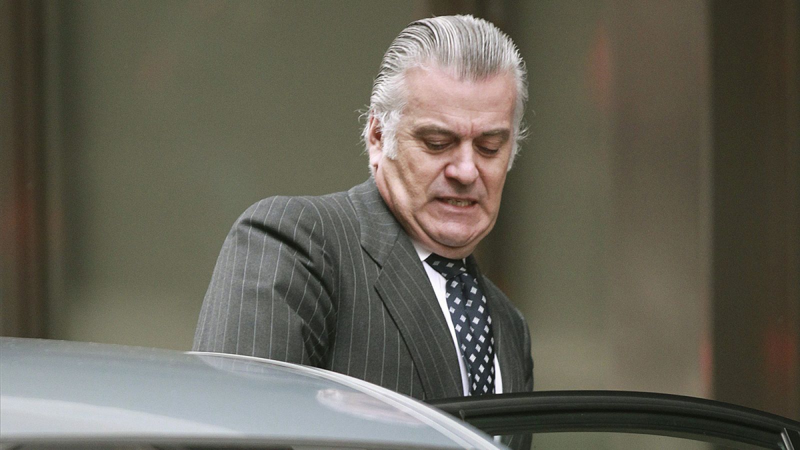 Imagen de archivo del extesorero del PP Luis Bárcenas a la salida de la Audiencia Nacional