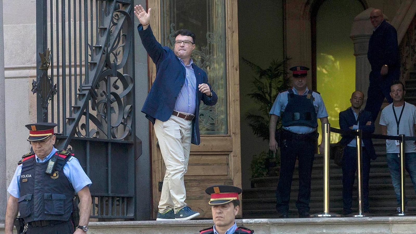 El secretario tercero de la Mesa del Parlament, Joan Josep Nuet, dice que no es independentista sino democráta