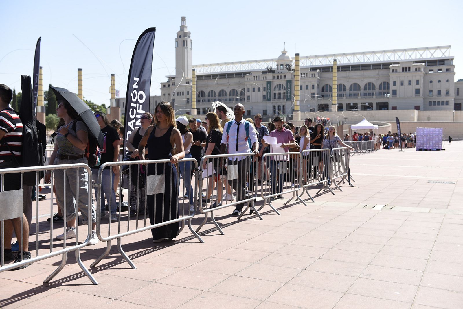Largas colas en el casting de 'Operación Triunfo' de Barcelona