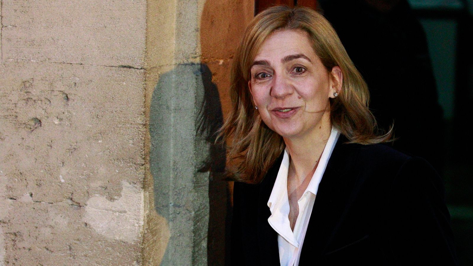 La infanta Cristina sale del juzgado del caso Nóos tras su declaración como imputada el 8 de febrero de 2014