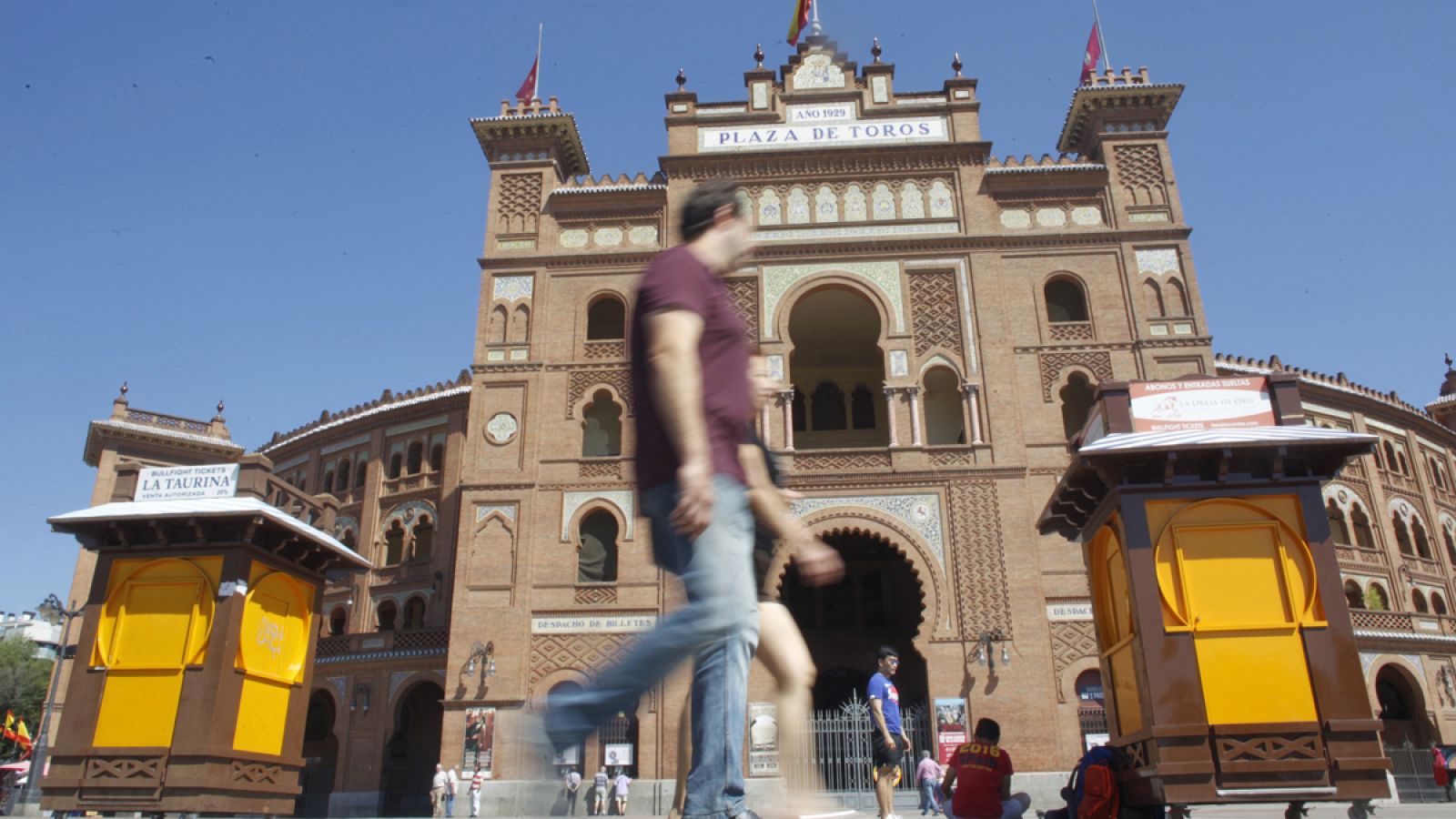 Vista frontal de la madrileña plaza de toros de Las Ventas
