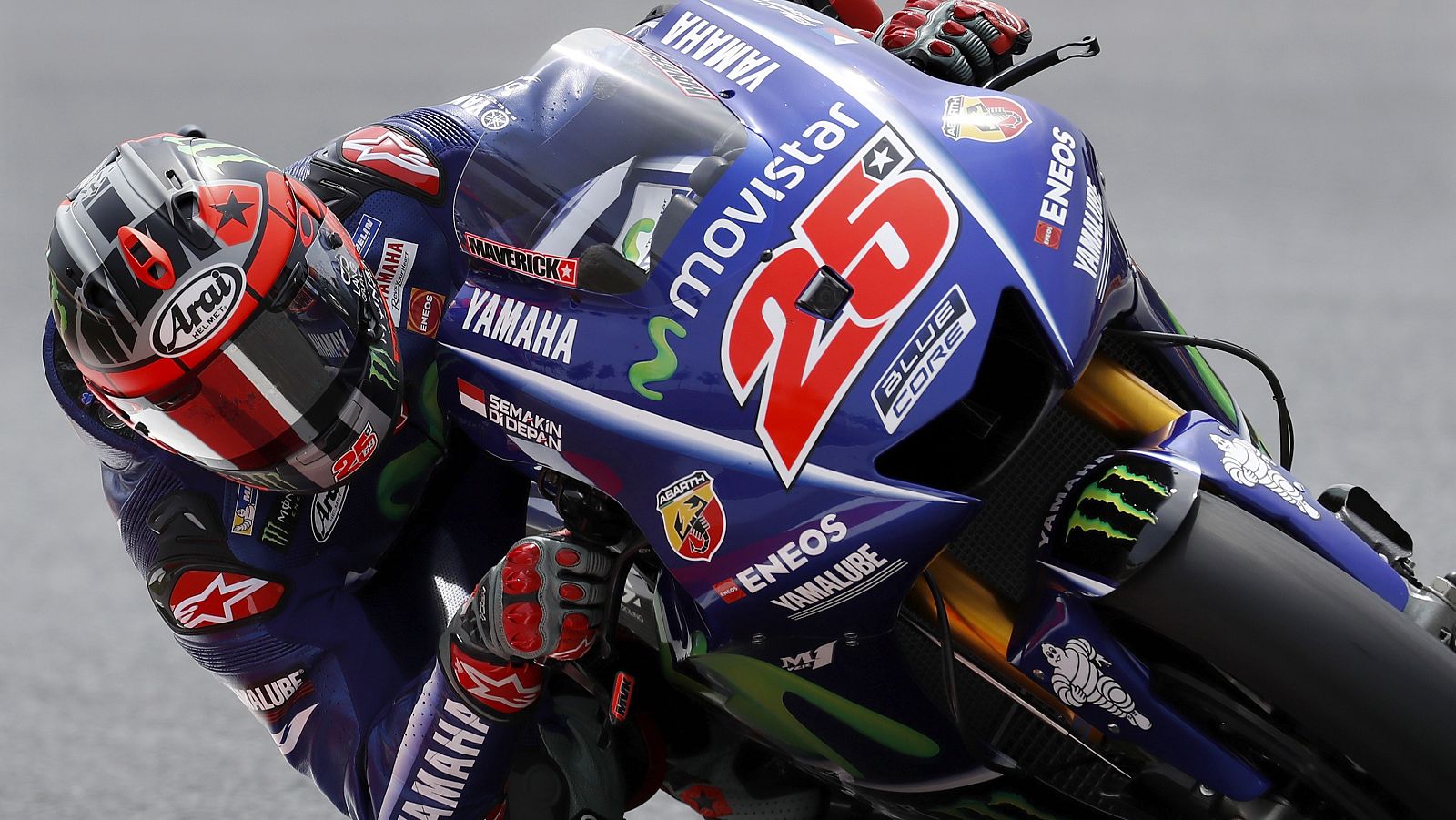 Viñales recupera la senda del liderato