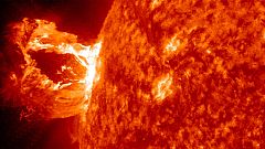 Las erupciones solares golpean la Tierra como estornudos impredecibles
