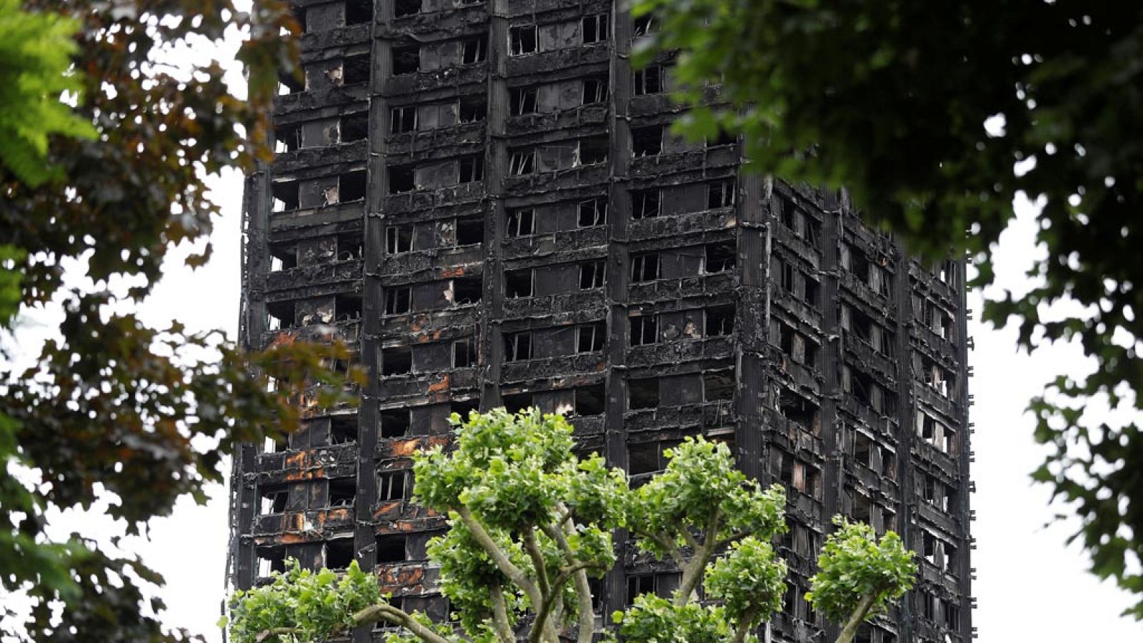 Imagen de la torre Grenfell, después de que sufriera el terrible incendio