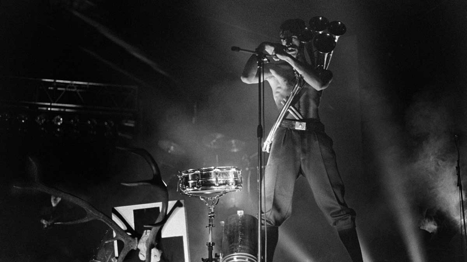 Actuacion de 'Sympathy for the devil', 1989, Laibach.