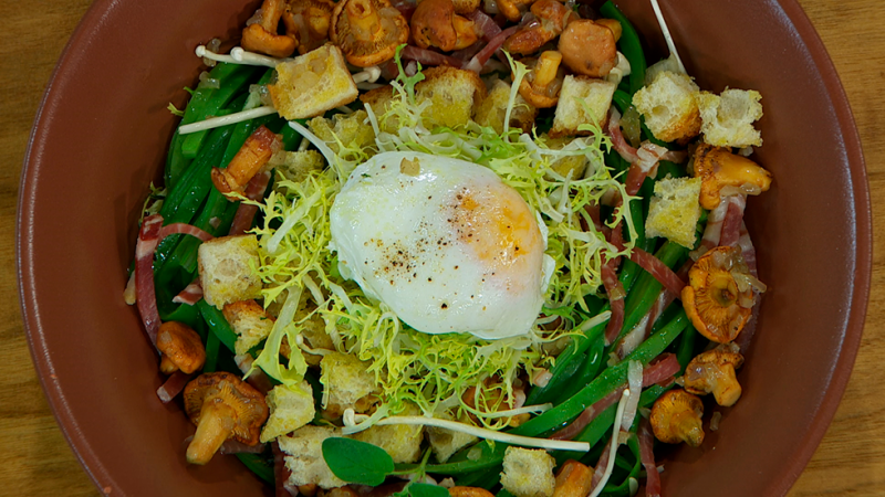 Ensalada de judas con huevo
