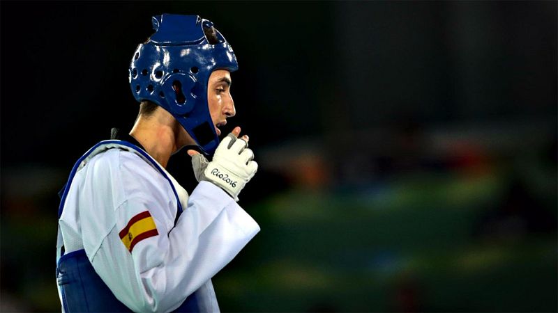 Jesús Tortosa no puede con el ruso Artamonov pero suma la primera medalla para España