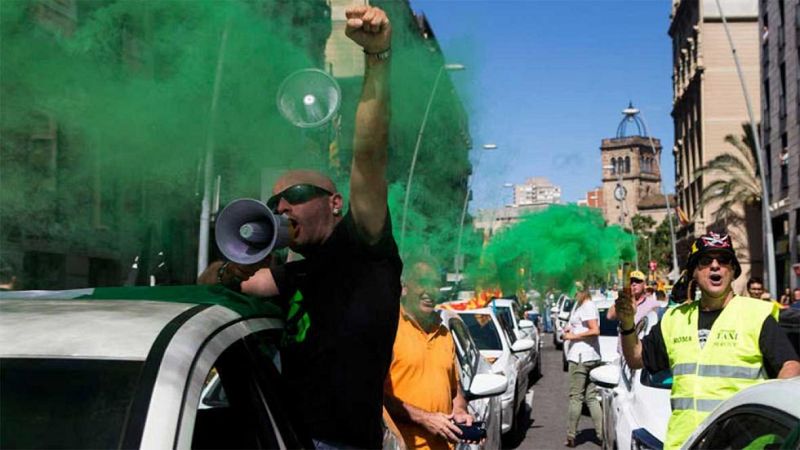 Miles de taxistas protestan en todo el país y piden "acabar" con el "vacío legal" de Uber y Cabify