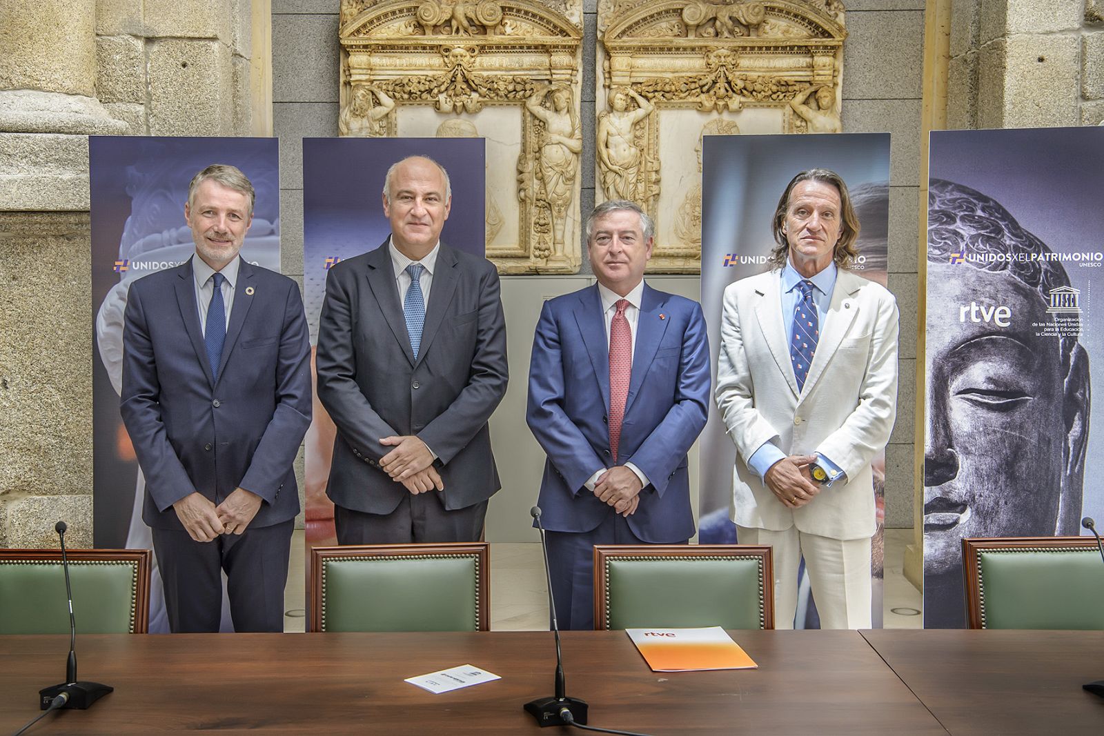 Vicent Defourny, Fernando Benzo, José Antonio Sánchez y Kitin Muñoz, en la presentación en el Museo del Prado