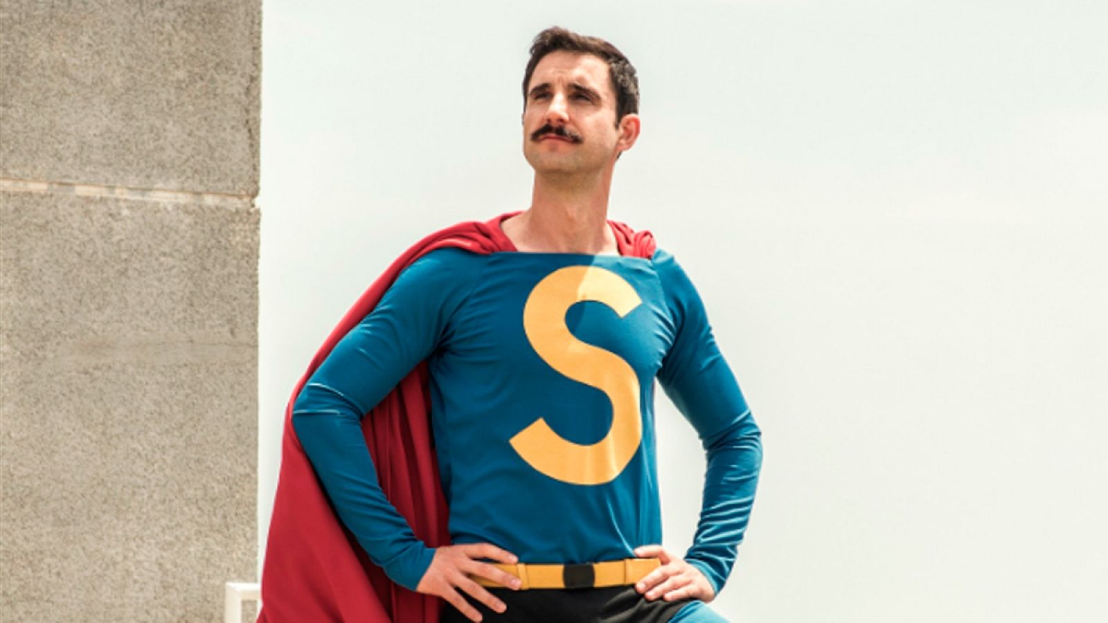 Primera imagen de Dani Rovira caracterizado como Superlópez