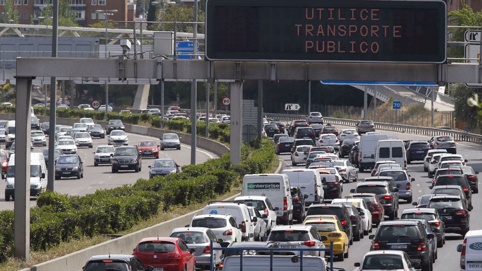 Comienza el primer gran movimiento de coches del verano