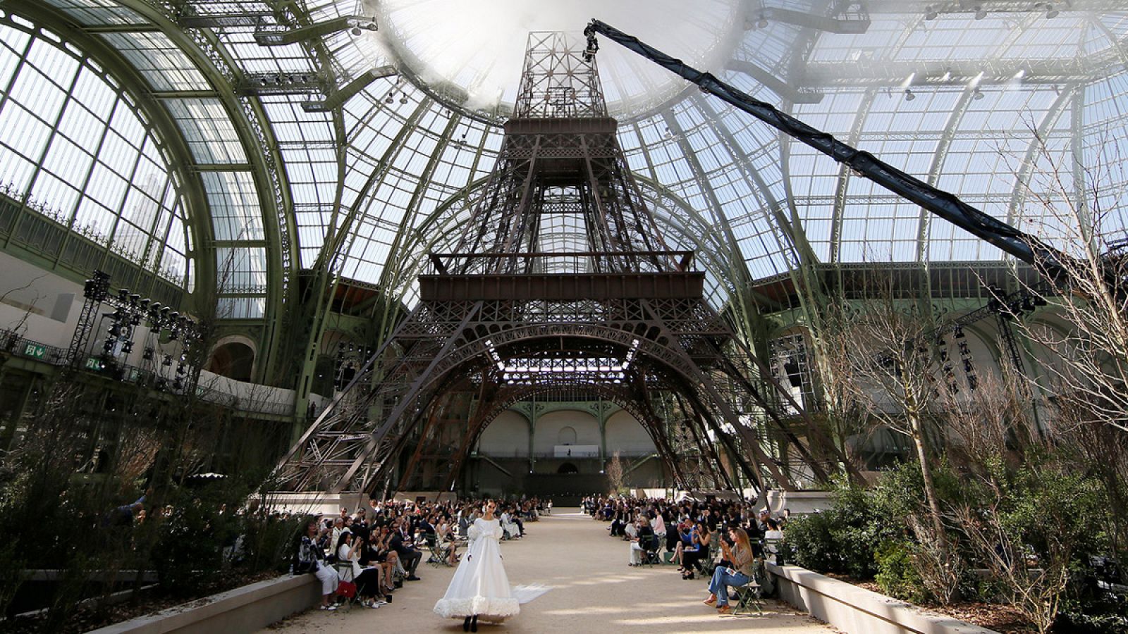 La torre Eiffel inspira a Chanel