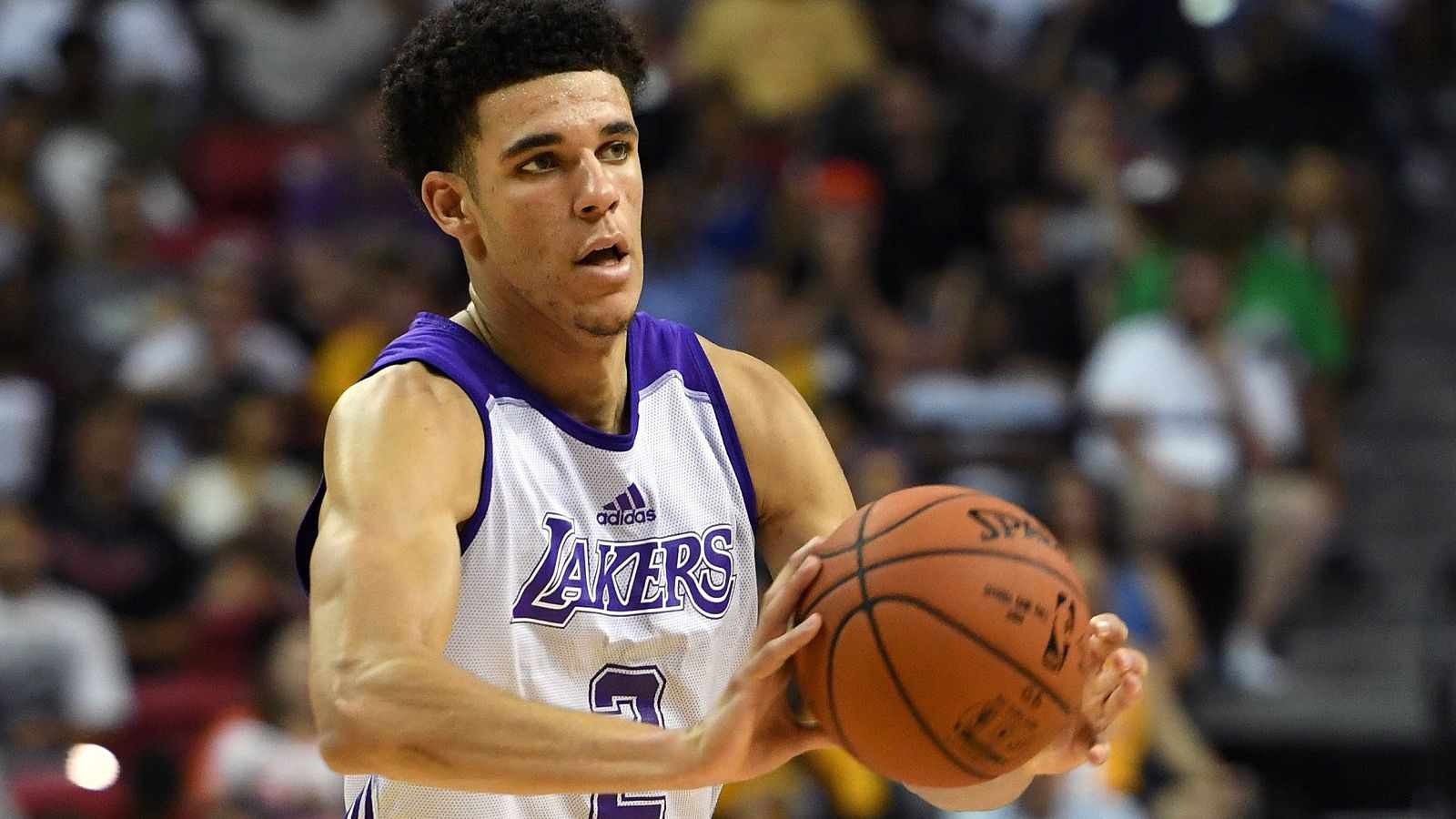Lonzo Ball, en su debut con los Lakers en la Liga de Verano de la NBA