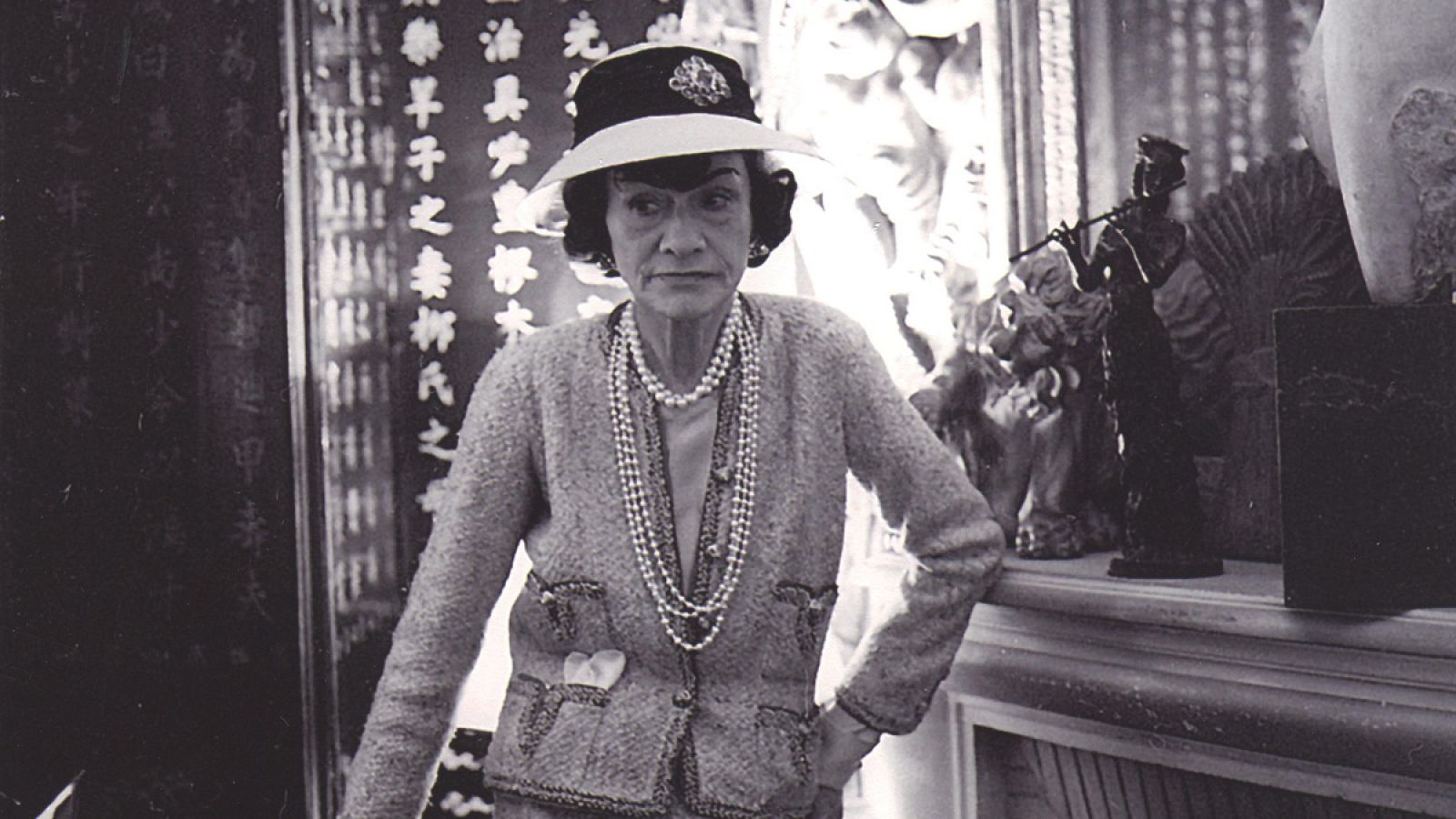 Gabrielle Chanel fotografiada por Cecil Beaton en París