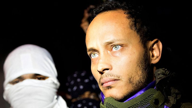 El policía en busca y captura que atacó el Supremo de Venezuela reaparece en una marcha y llama a la movilización