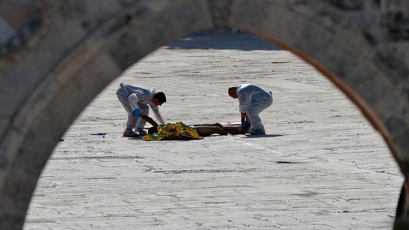 Dos policías israelíes mueren en un tiroteo tras abatir a tres atacantes en la Ciudad Vieja de Jerusalén