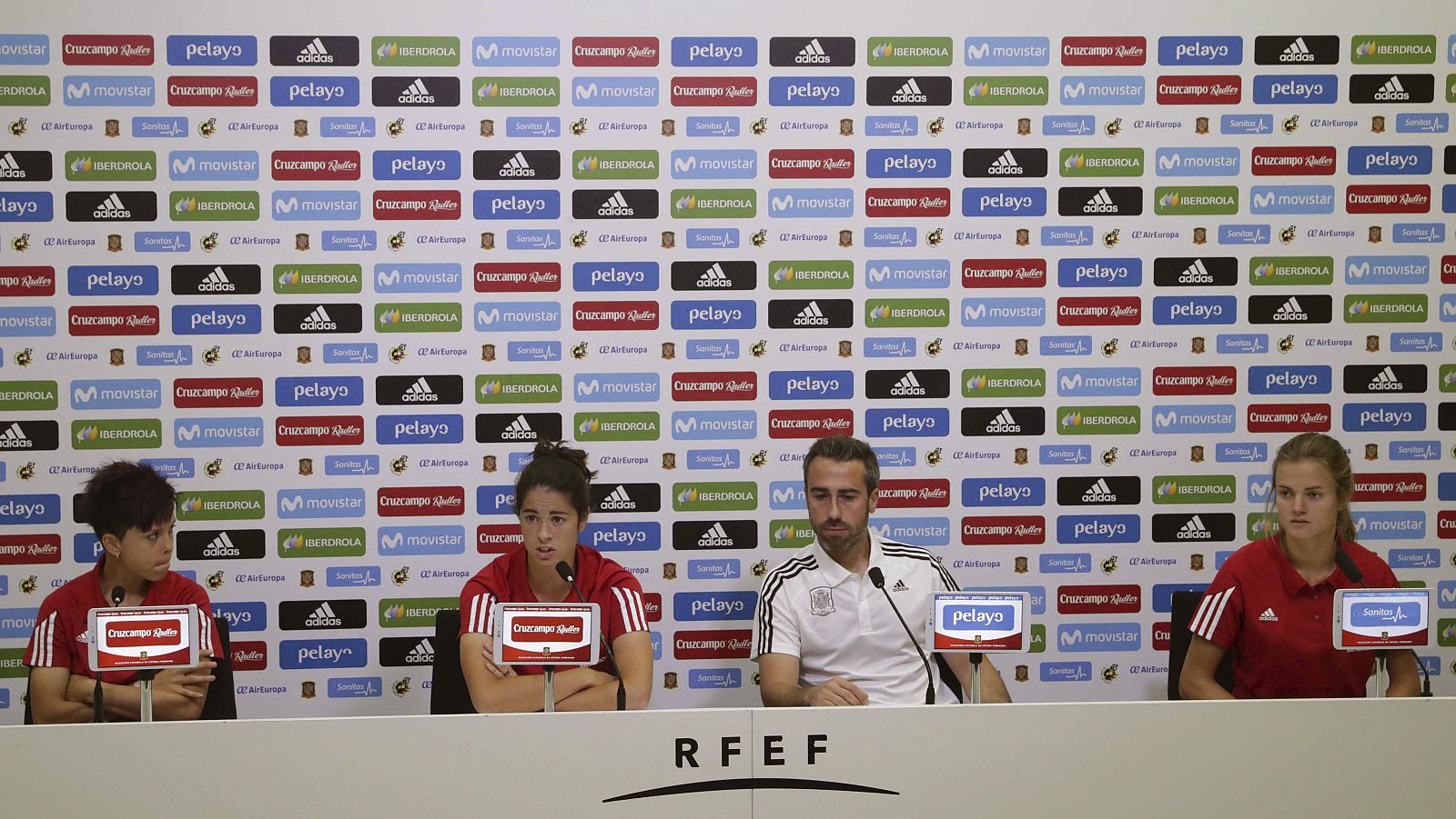 RUEDA DE PRENSA DE LA SELECCIÃ"N FEMENINA DE FÃ¿TBOL