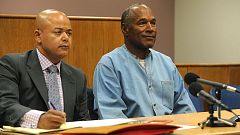 O.J. Simpson logra la libertad condicional tras nueve años en prisión