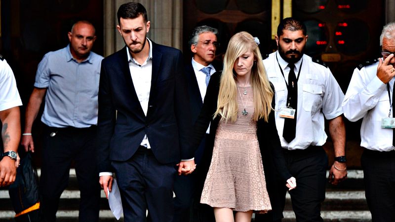 Los padres del bebé Charlie Gard abandonan la batalla legal para tratarle: "Es demasiado tarde"