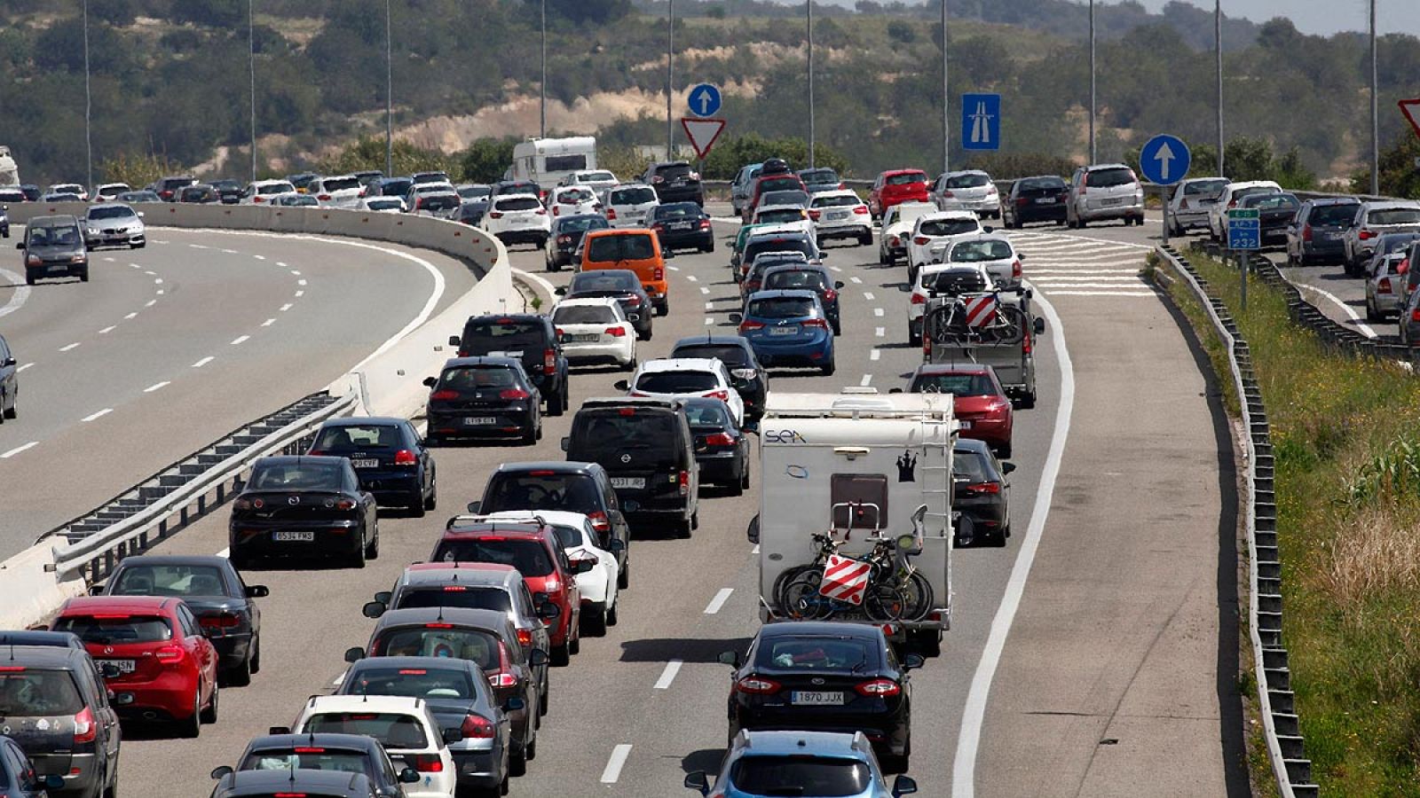 La DGT prevé 8,3 millones de desplazamientos en la Operación Salida que arranca este viernes