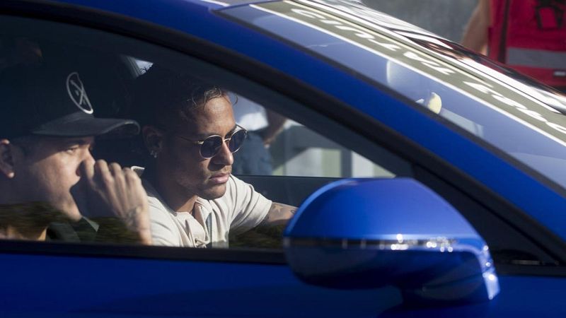 Neymar comunica al Barça que se quiere marchar del club 
