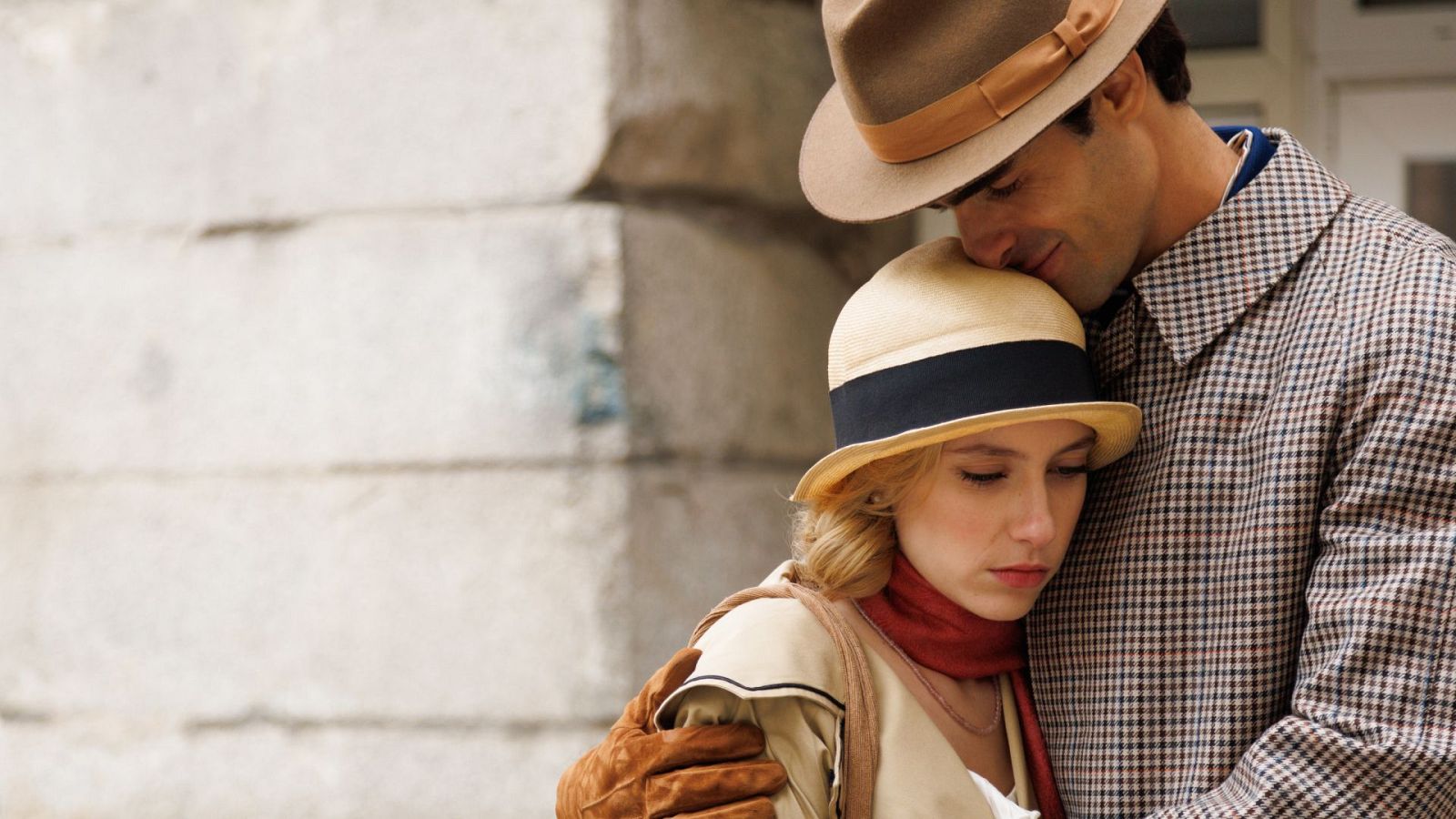 Collado convence a Laurita para interrumpir su embarazo