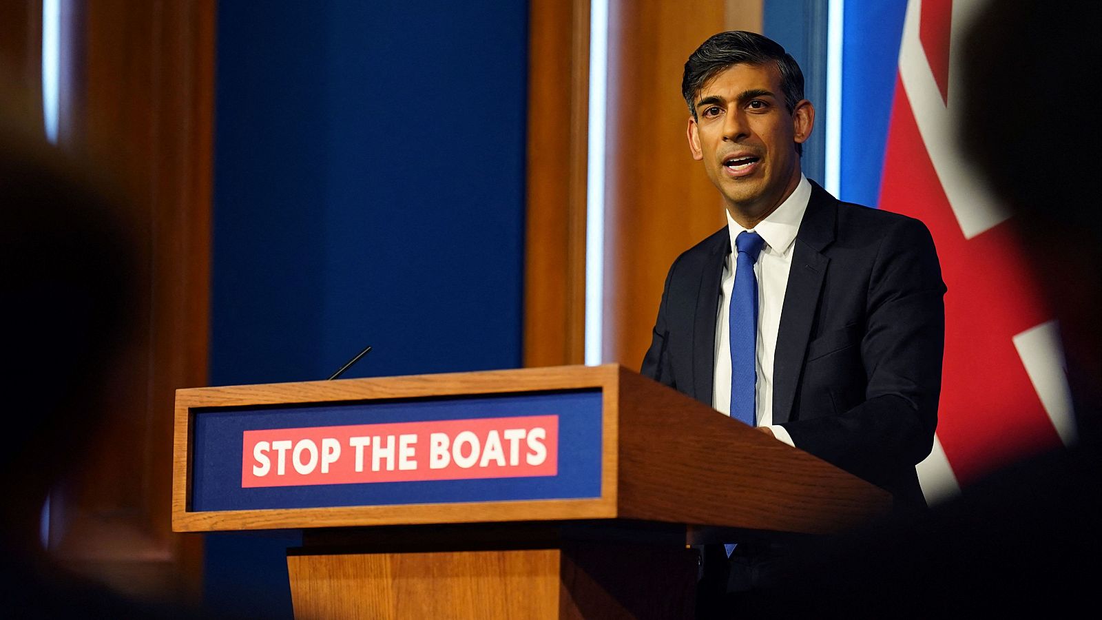 Sunak salva la votación parlamentaria de la ley para deportar migrantes a Ruanda