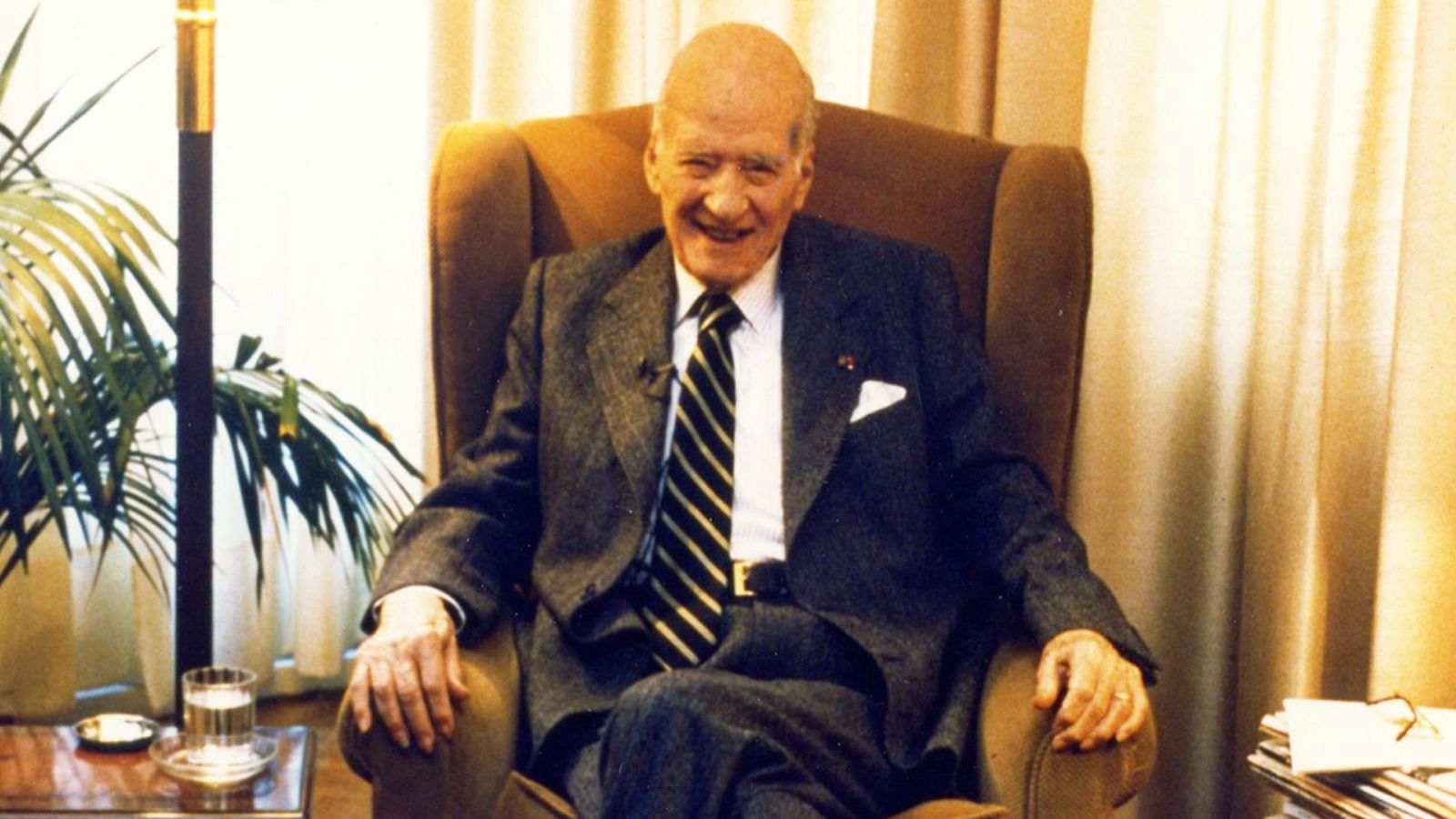 Josep Tarradellas, a casa seva a Barcelona, als anys 80