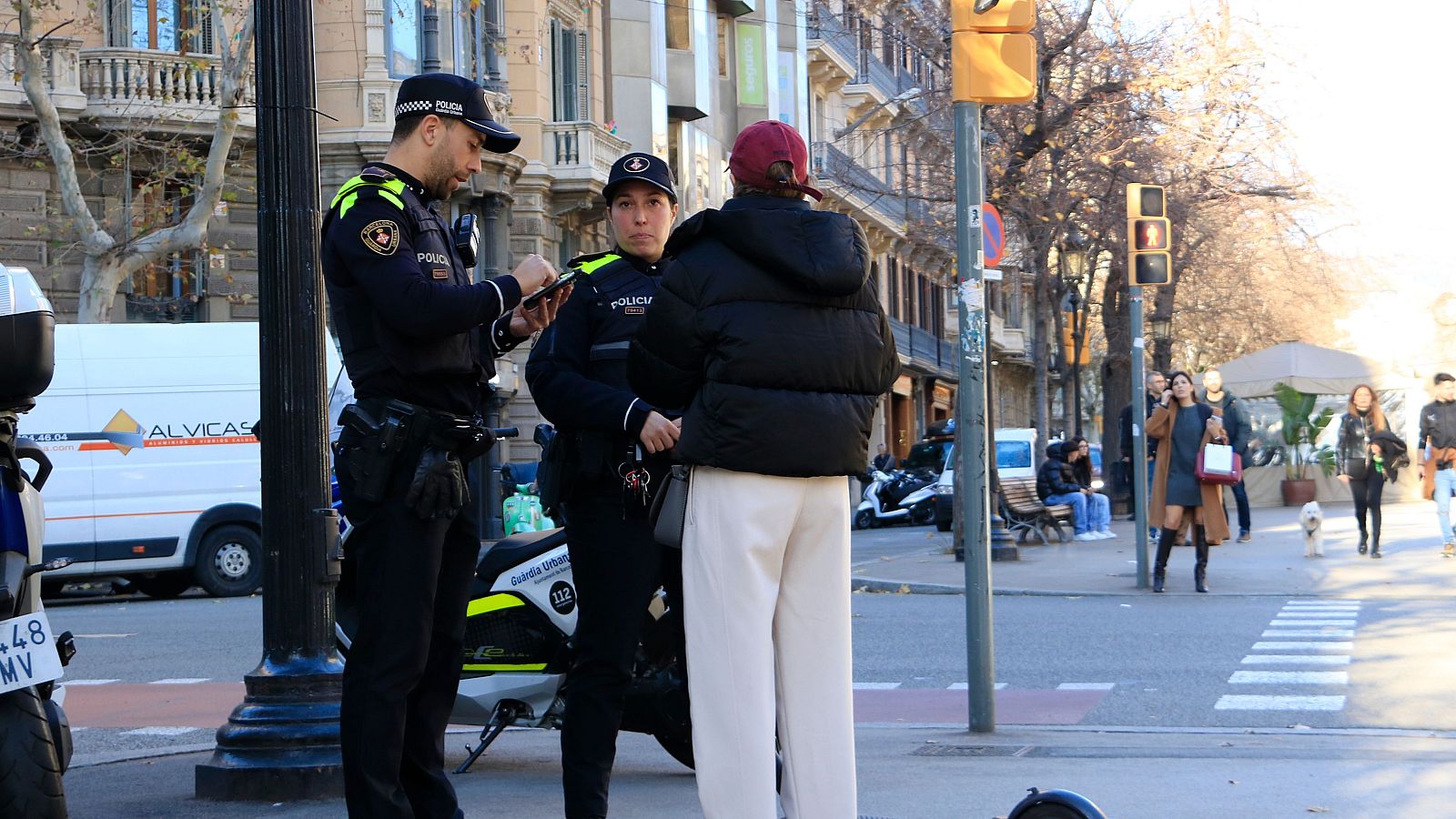 Circular per llocs on no està permès és la infracció que més denúncies va generar el 2023