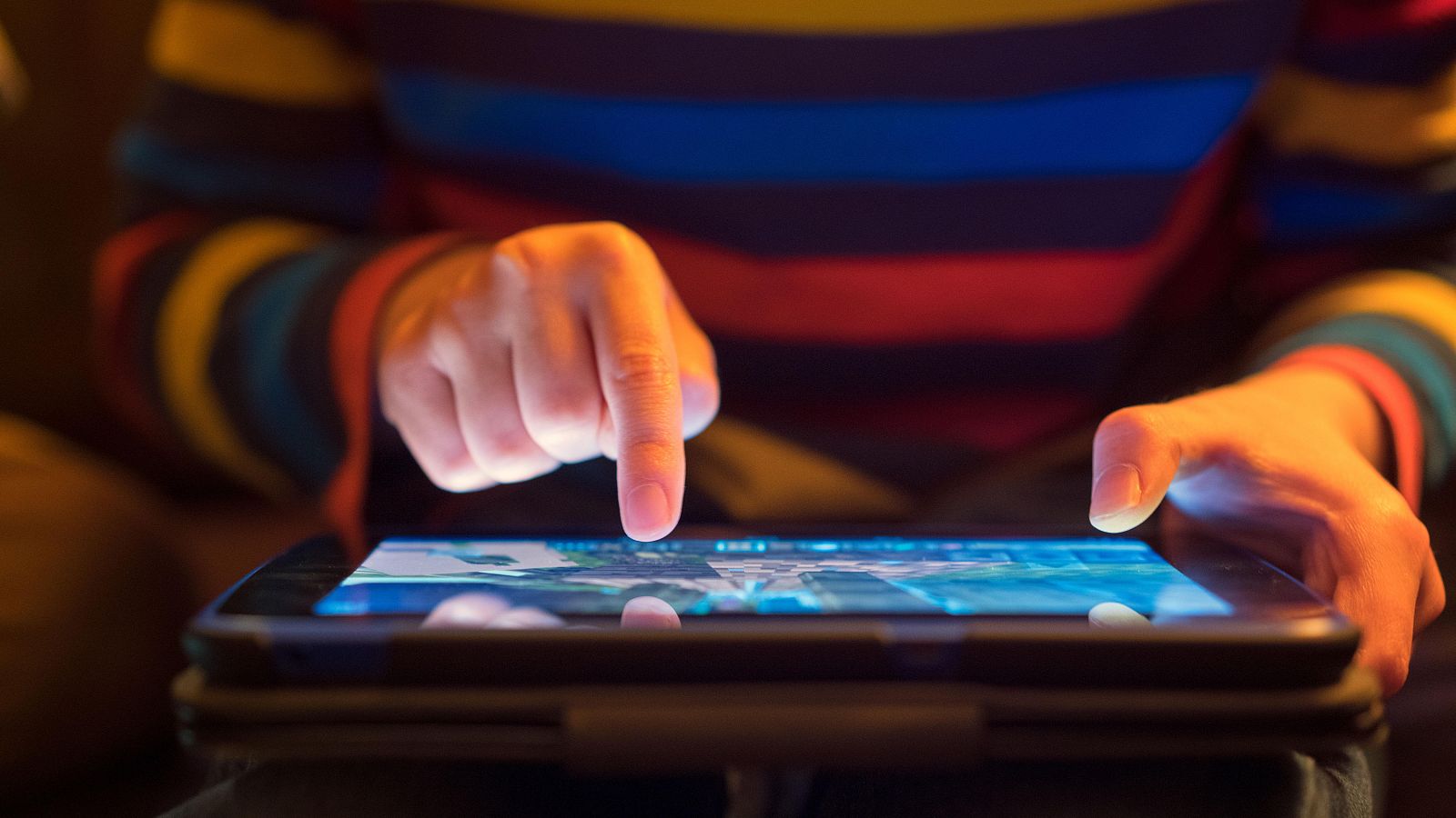 Verificación de edad para evitar el acceso al porno de menores